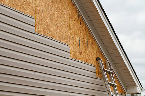 Professional Emergency Siding Repair technician working in Lake Toxaway, NC